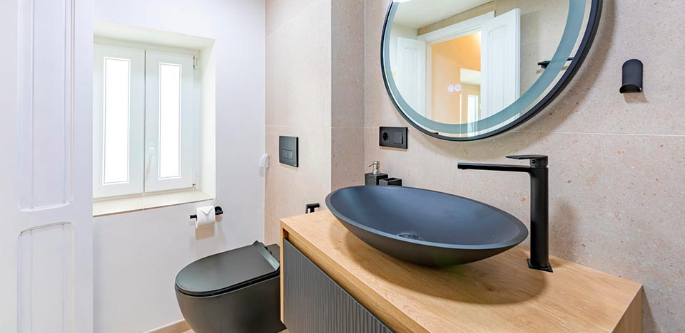 Another view of the bathroom at Casa Carioca Kiwi