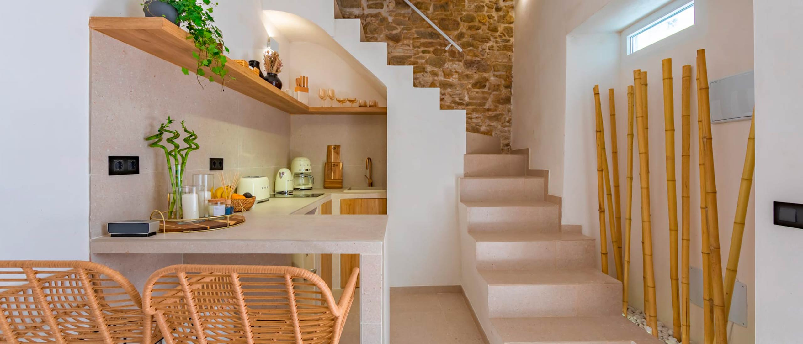 Details of stairs plus kitchen of Casa Carioca